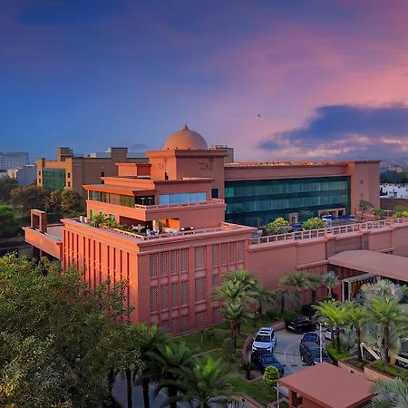 Taj Hotel & Convention Centre, Agra Agra  Zewnętrze zdjęcie The University of Management Sciences